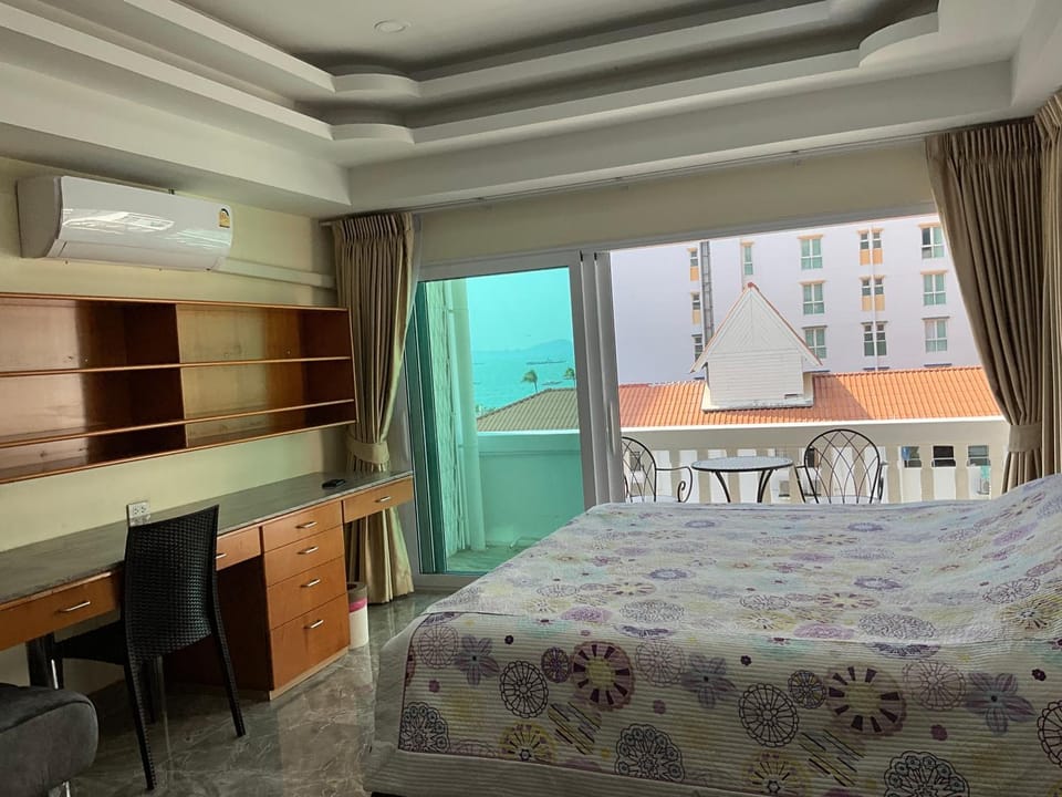 Dining area, Bedroom