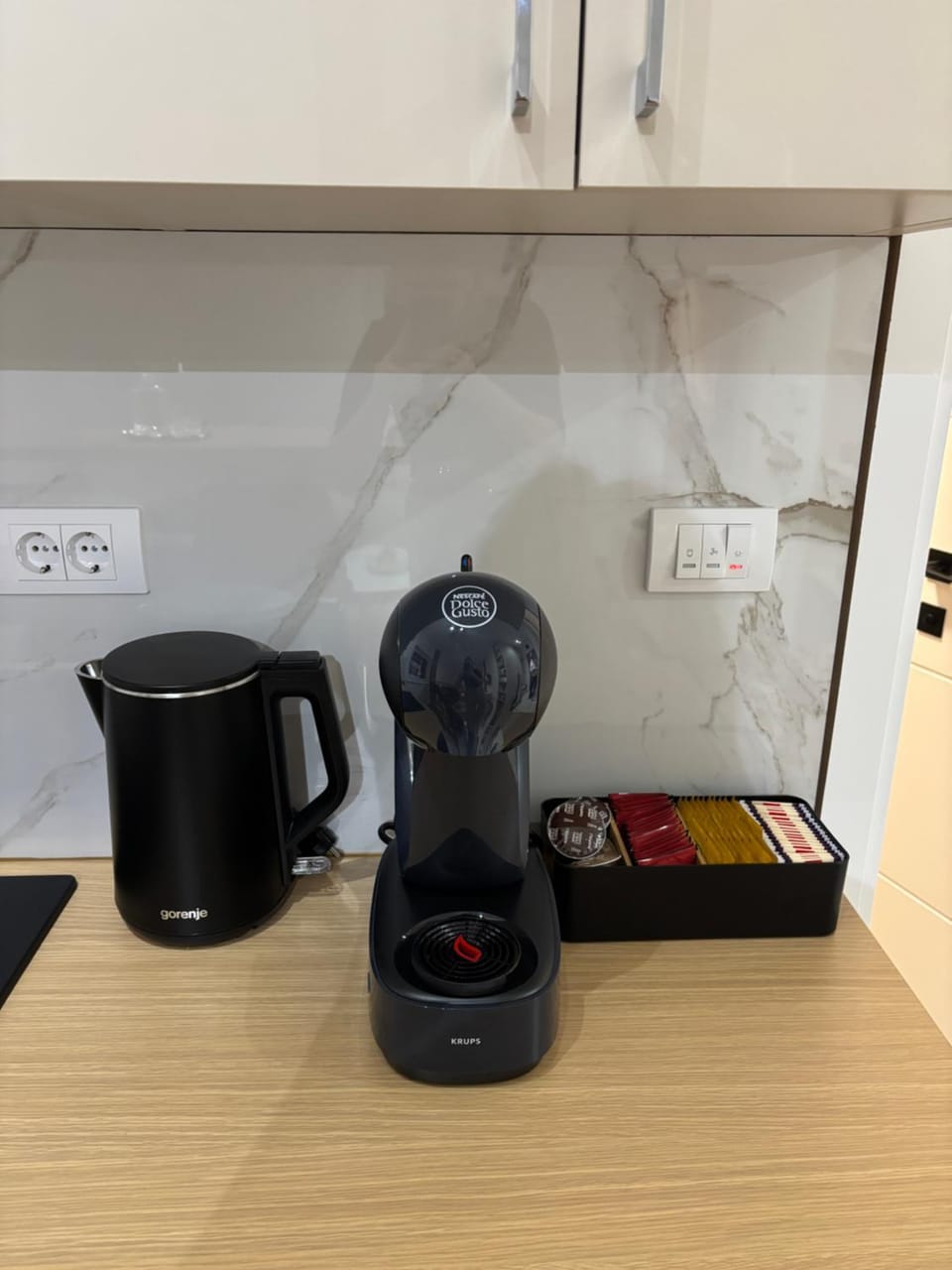 Coffee/tea facilities, Kitchen or kitchenette