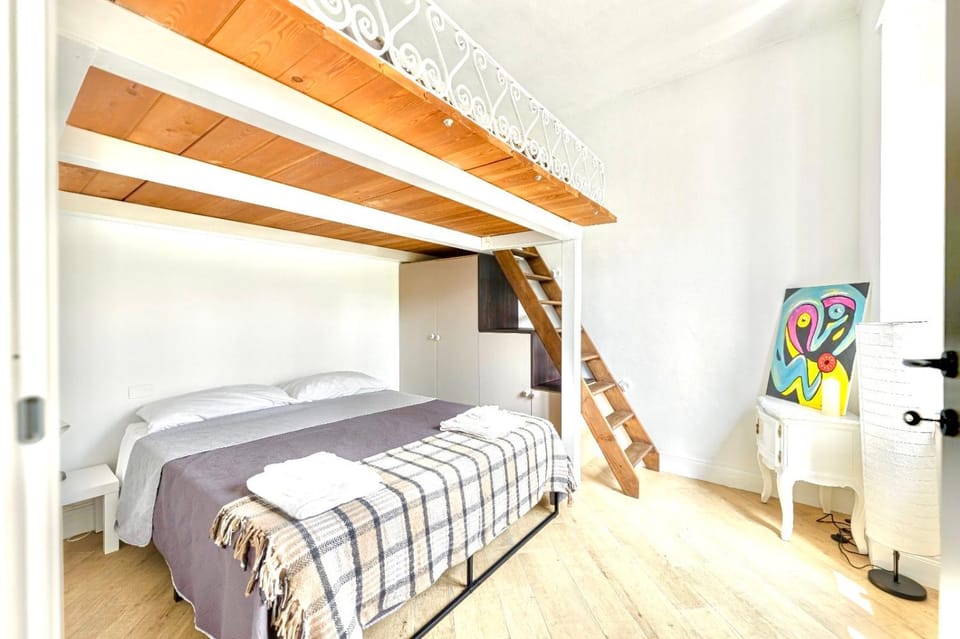 Bed, Photo of the whole room, Bedroom, bunk bed