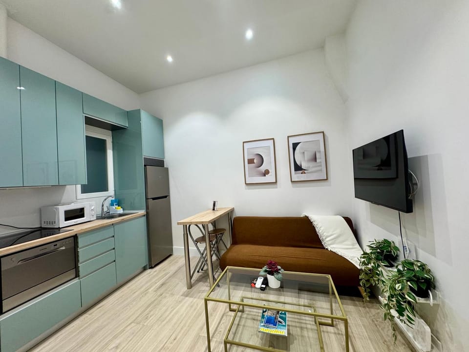 Kitchen or kitchenette, Living room
