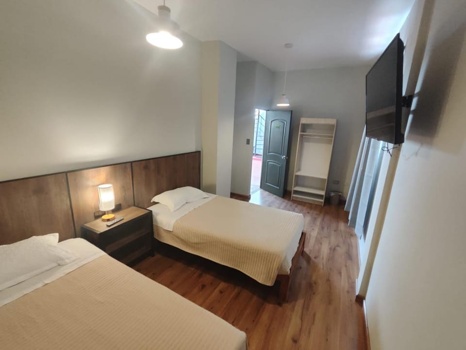 Communal lounge/ TV room, Bed, TV and multimedia, Photo of the whole room, Evening entertainment, Bedroom