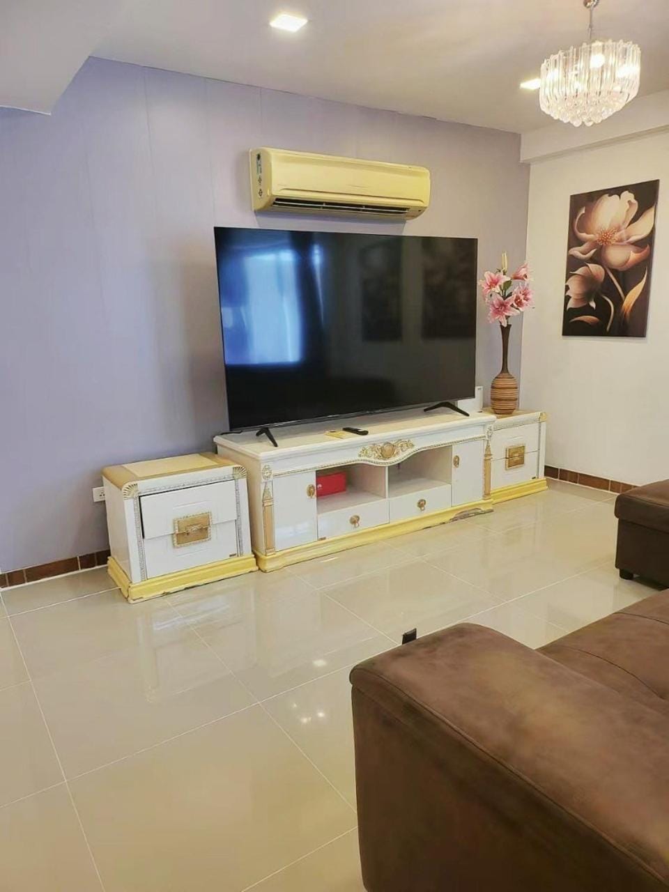 Communal lounge/ TV room