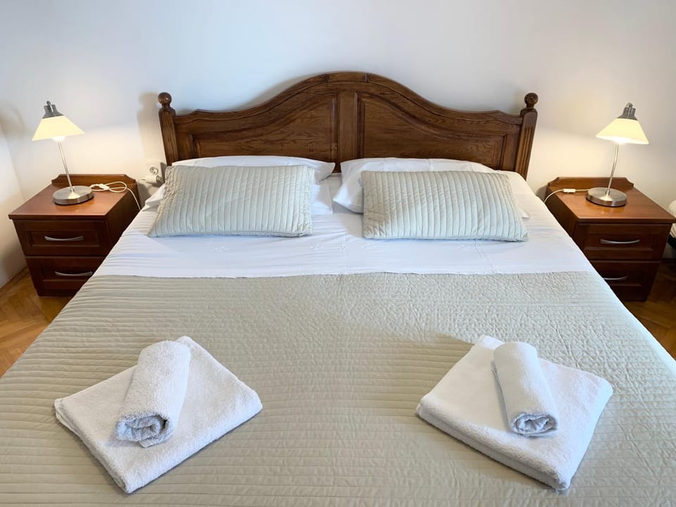 Guesthouse Maver Bed and Breakfast in Cres