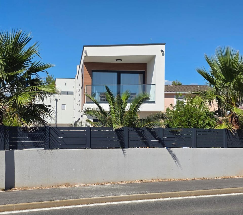 Property building, Street view