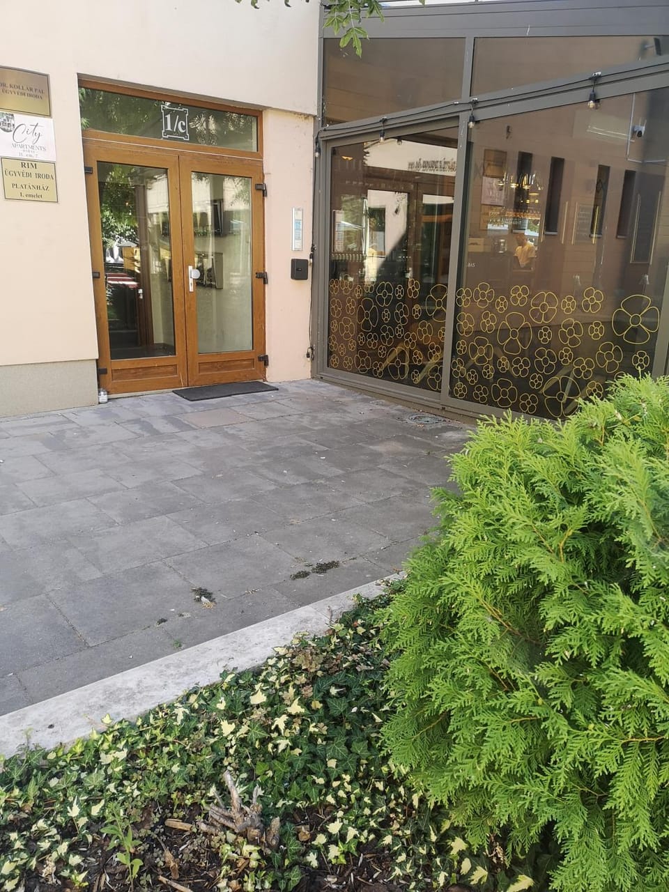 Property building, Facade/entrance