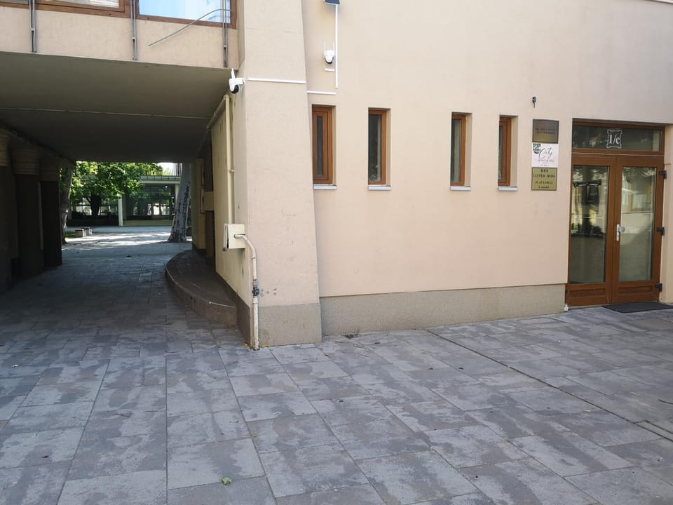 Property building, Facade/entrance