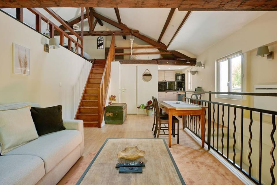 Versailles One Sauna & Jacuzzi Apartment in Versailles