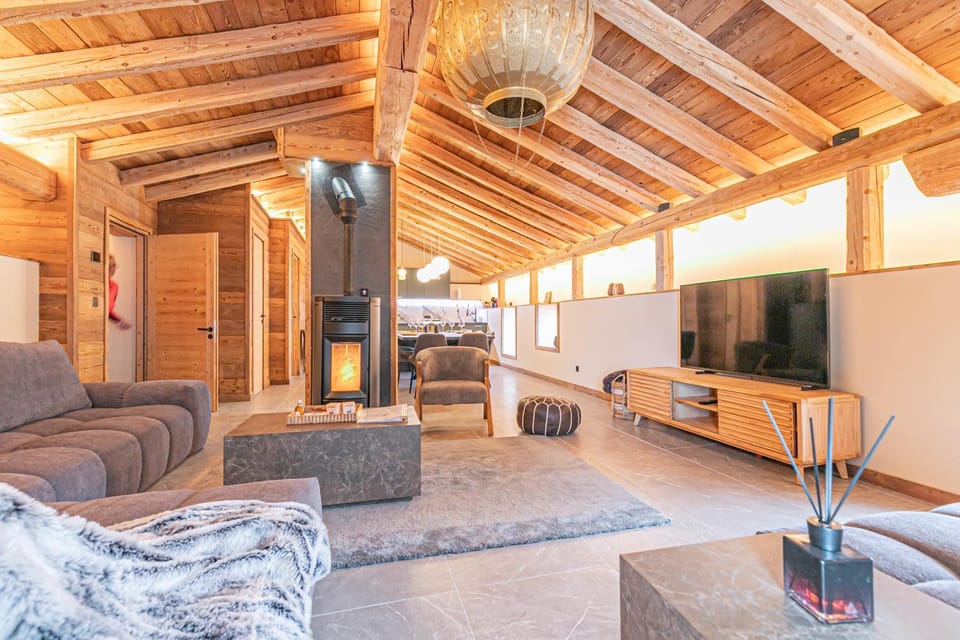 Communal lounge/ TV room, TV and multimedia, Living room, Seating area