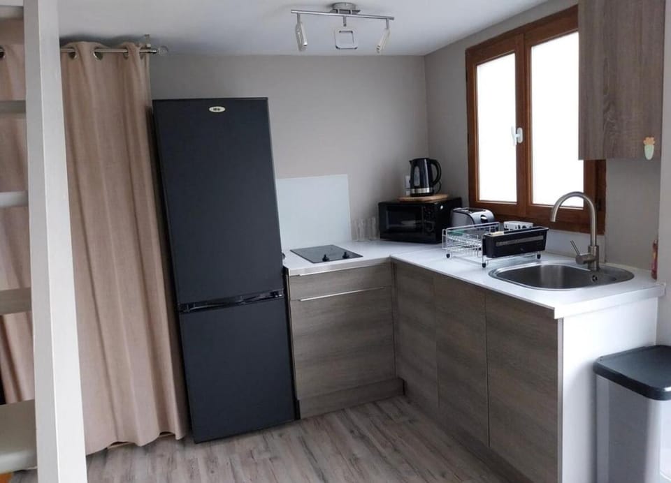 Le Cocon d'Evasion Free parking and Private garden Apartment in Montigny-le-Bretonneux