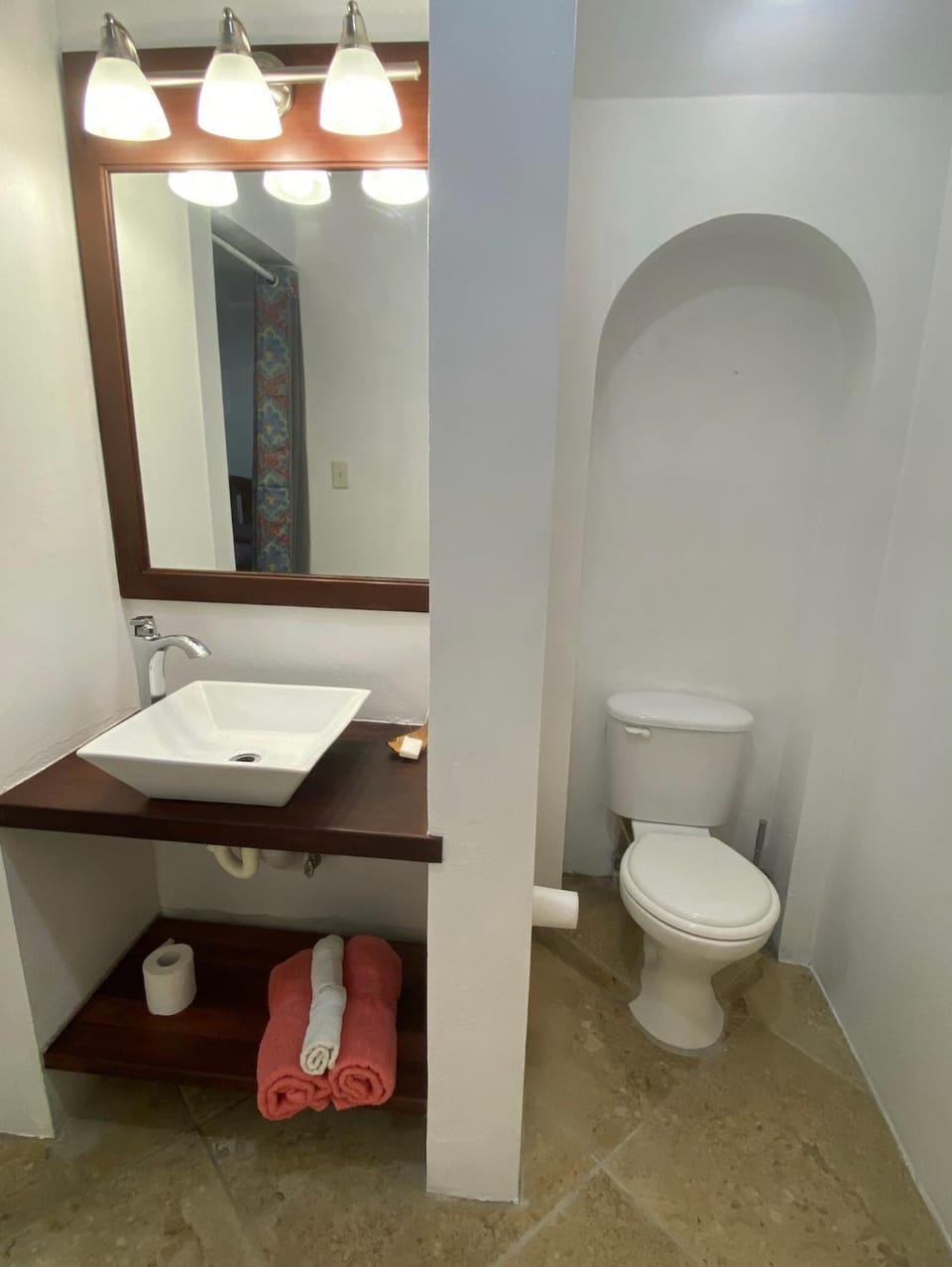 Toilet, Bathroom, towels