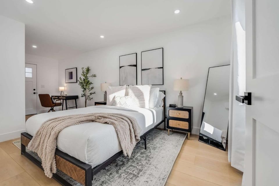 Furnished 1BR WiFi Parking Monthly Rental House in Sunnyvale