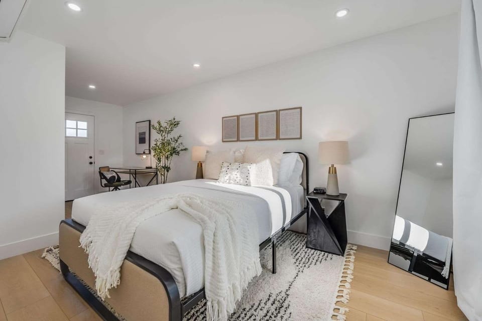 1BR w Parking Near Tech HQs Monthly Stay House in Sunnyvale