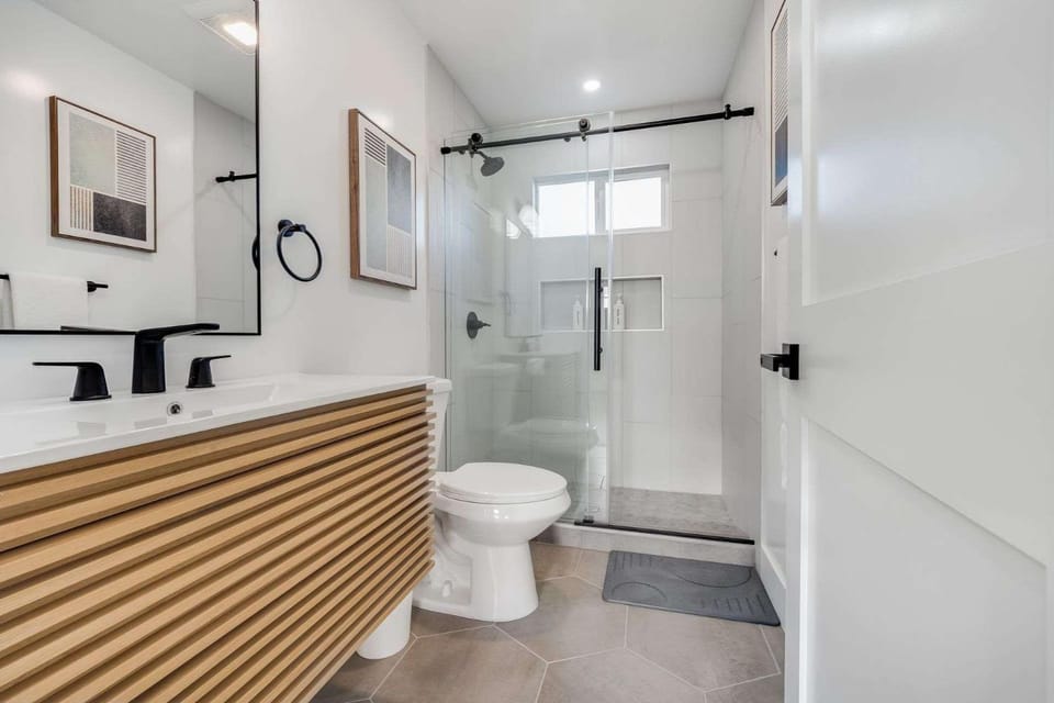 1BR w Parking Near Tech HQs Monthly Stay House in Sunnyvale