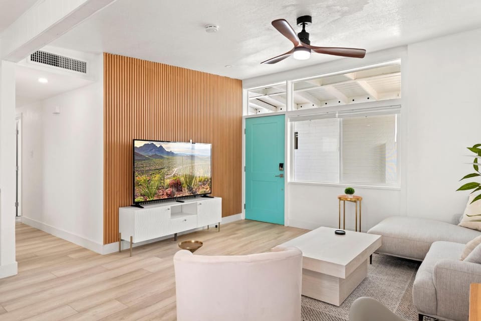 Brand New Home w Parking Blocks from Oldtown- 1A House in Scottsdale