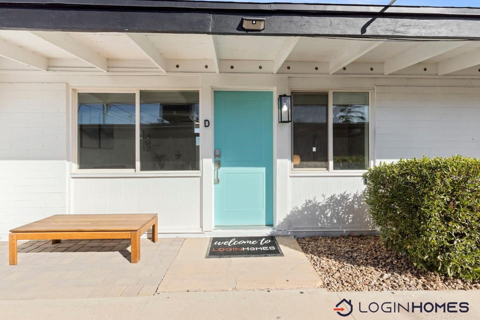 Brand New Home w Parking Blocks from Oldtown- 4D House in Scottsdale