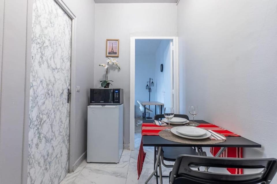 Grand T1 confortable - Calme et Proche de Paris Apartment in Paris