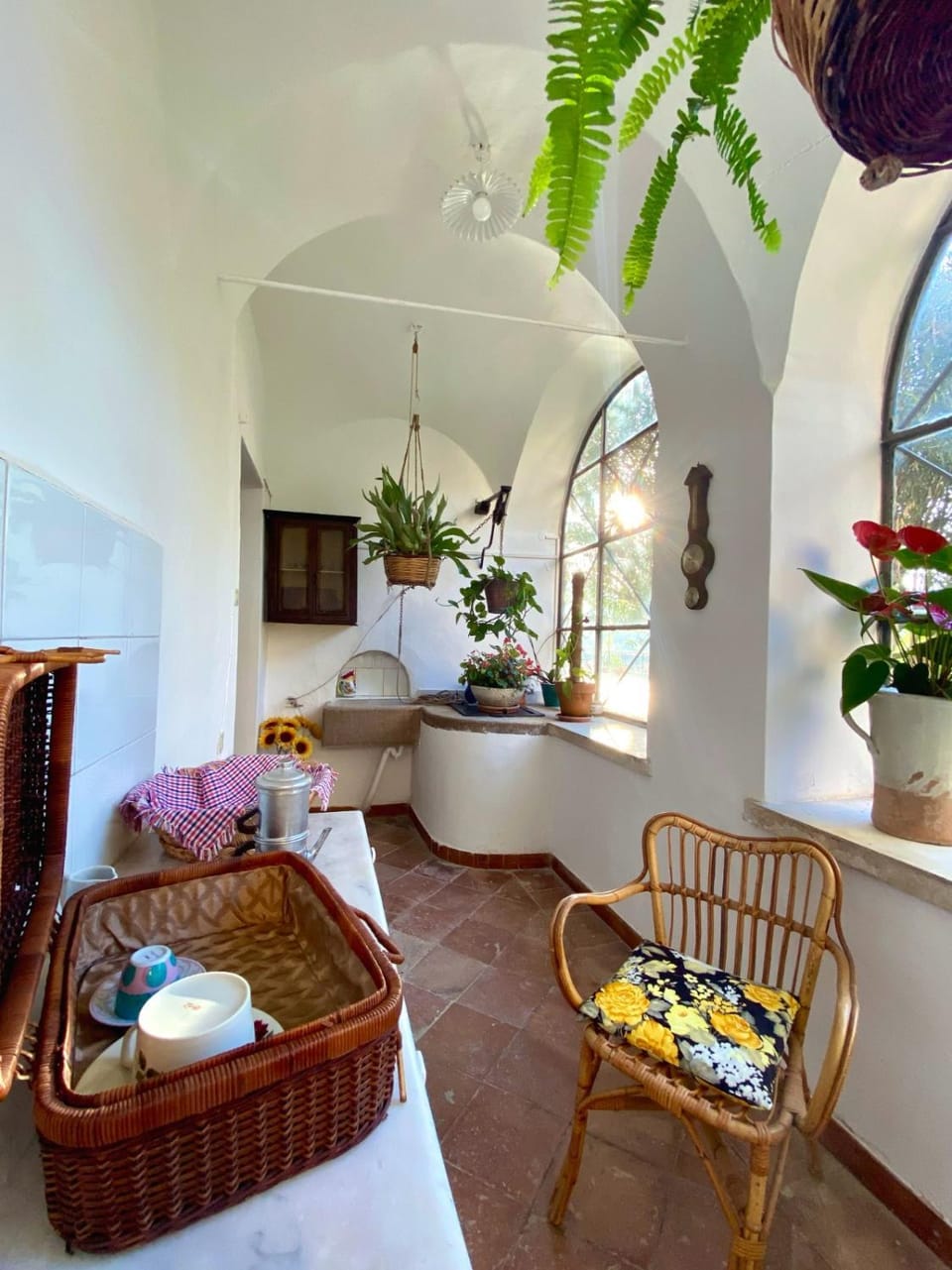 Seating area, Dining area