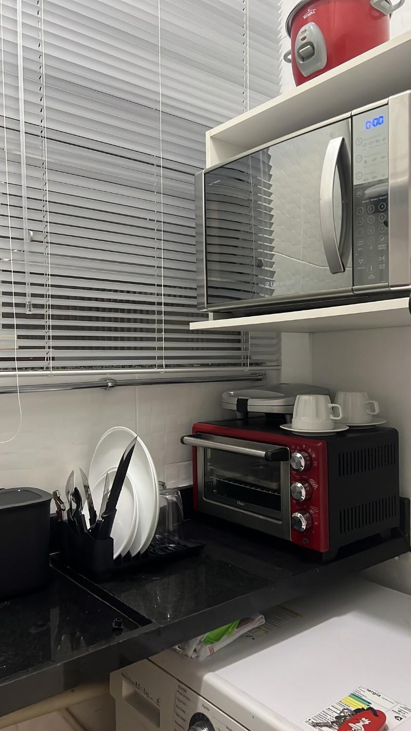 Kitchen or kitchenette, minibar, stove, toaster