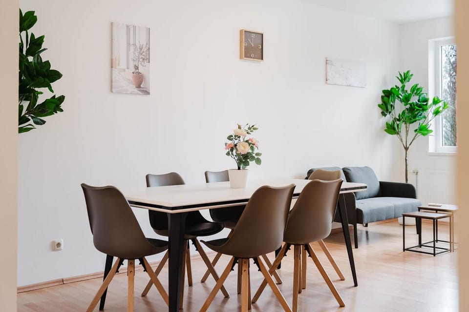 Communal lounge/ TV room, Living room, Seating area, Dining area
