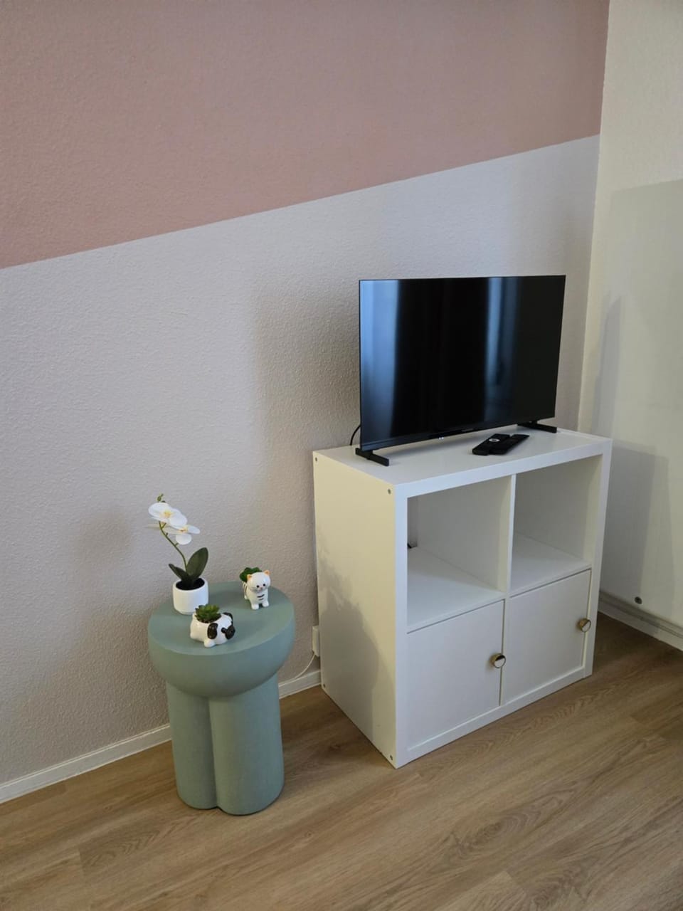 Le Studio Pastel Apartment in Bussy-Saint-Georges