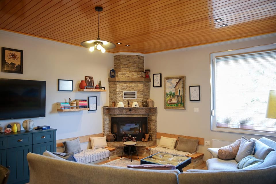 TV and multimedia, Living room, Seating area