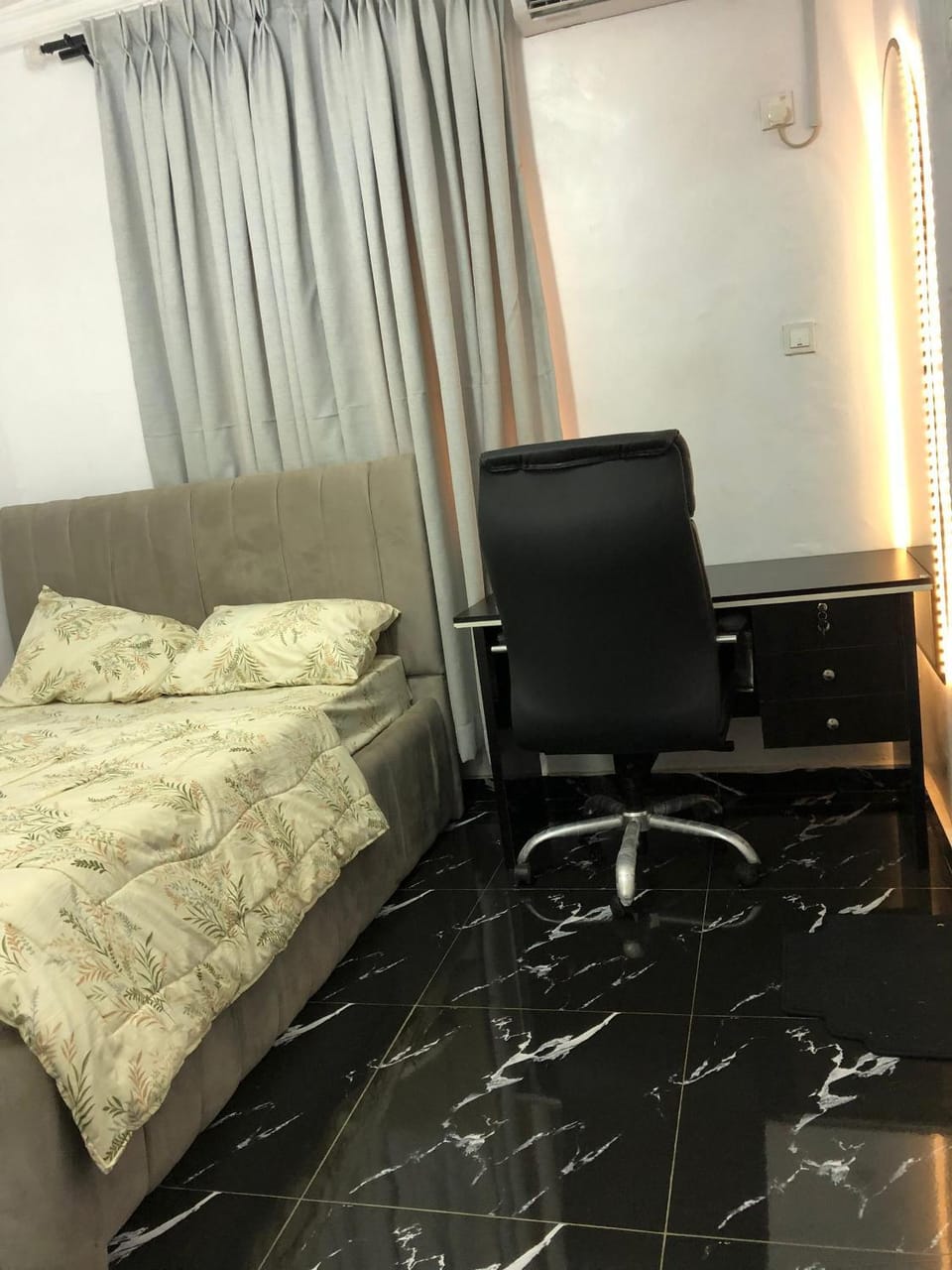 Bed, Living room, Seating area, Bedroom