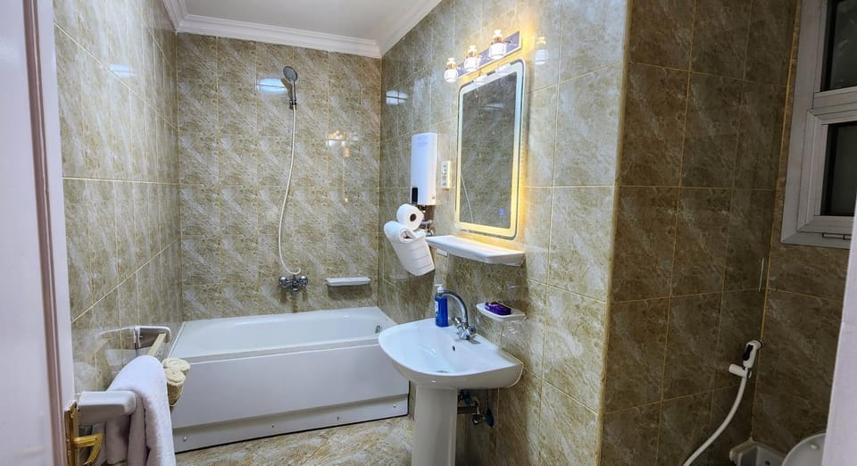Shower, Bathroom, Bath, towels