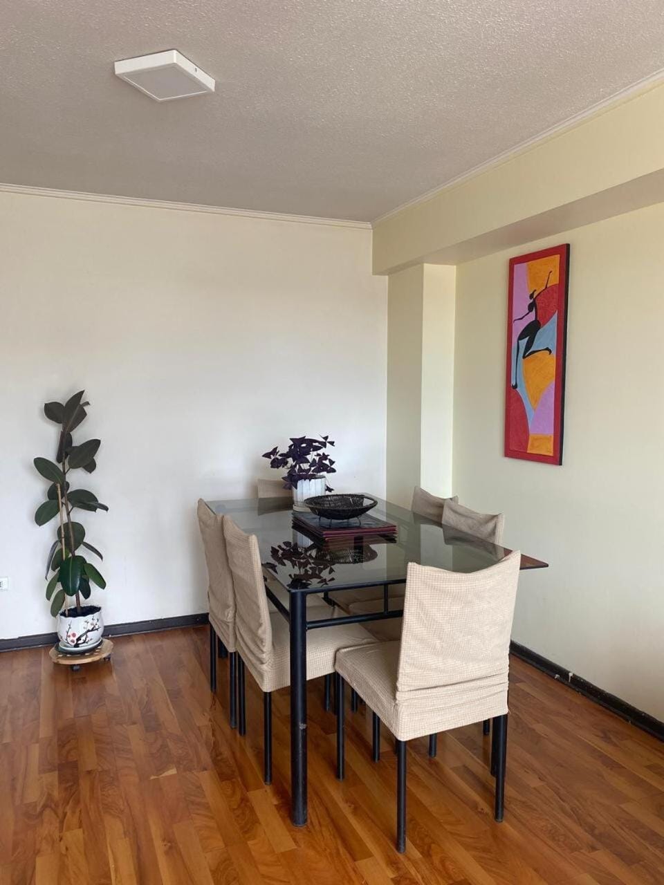 Seating area, Dining area