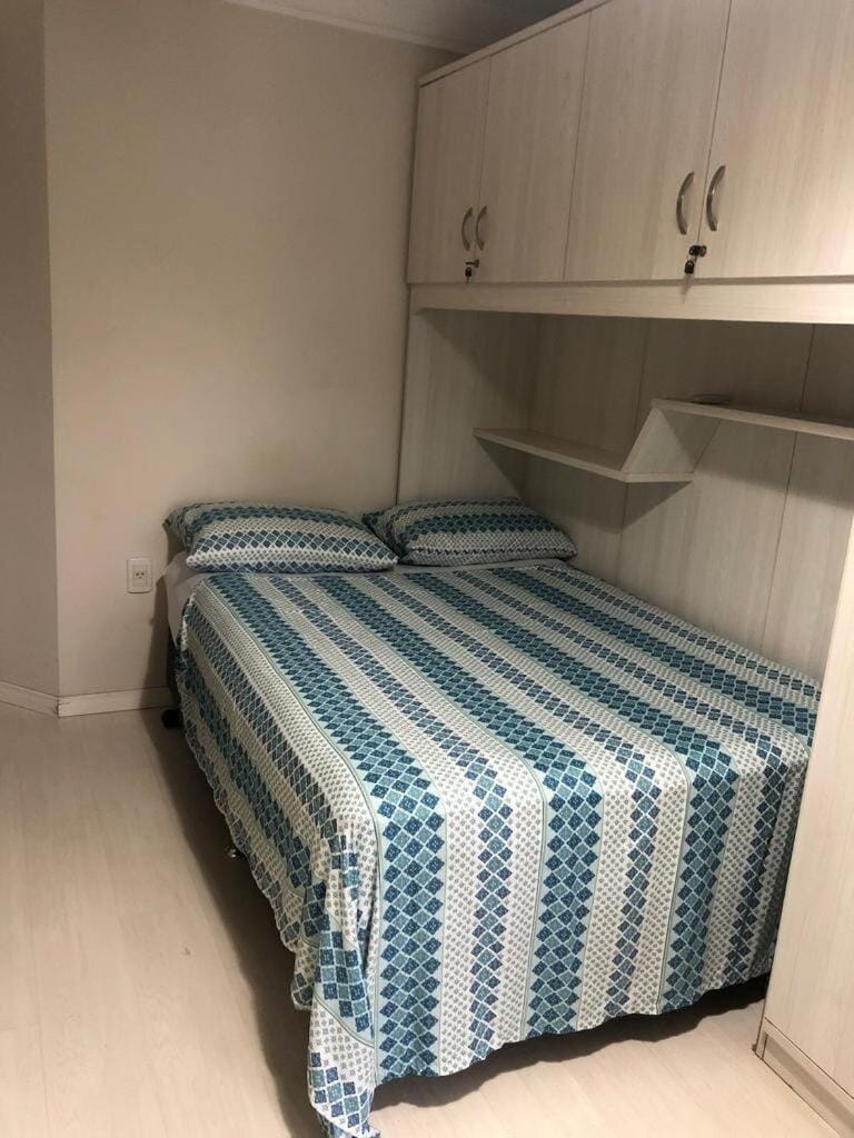 Alugo quarto em cobertura Apartment in Camboriú