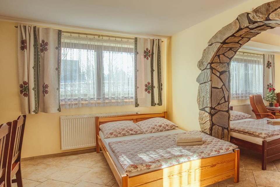 Bed, Living room, Photo of the whole room, Seating area, Bedroom