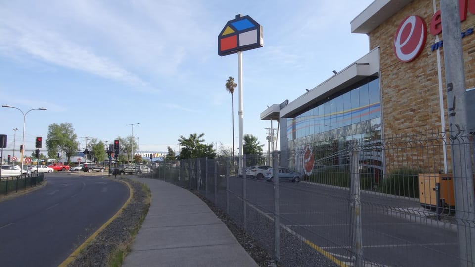 Neighbourhood, Fitness centre/facilities, Shopping Area