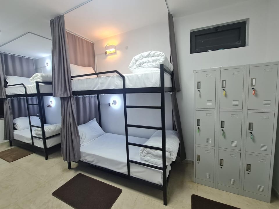 Bedroom, bunk bed
