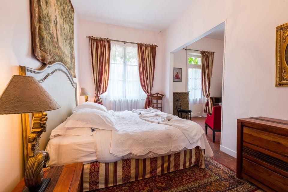 Aux Charmes de Maintenon Bed and Breakfast in Île-de-France