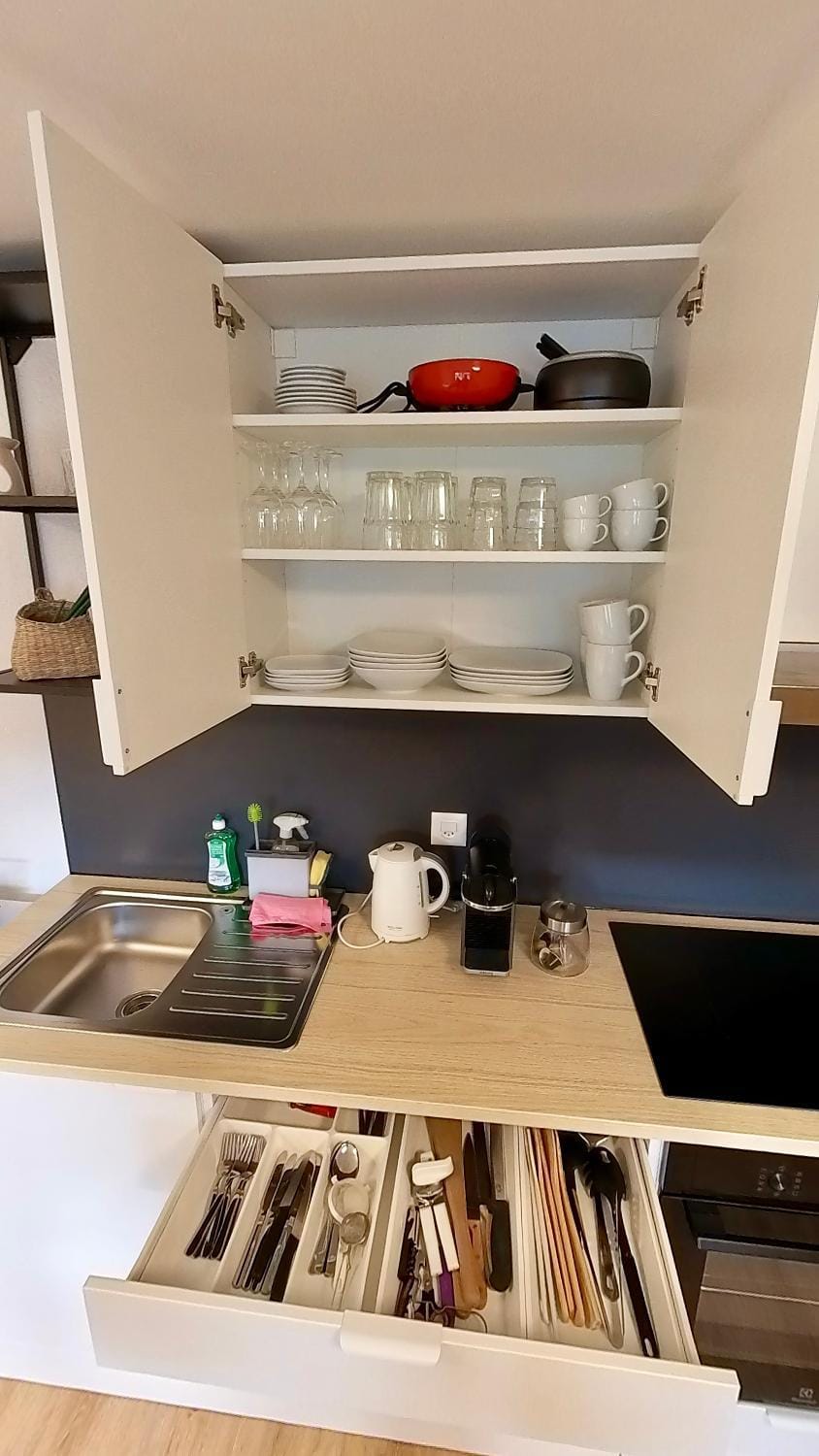 Coffee/tea facilities, Kitchen or kitchenette