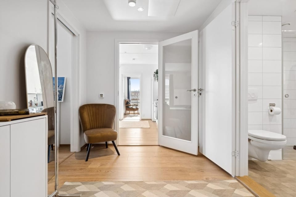 Shower, Toilet