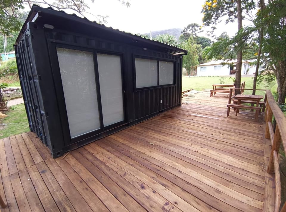 Vibe Container CAPARAÓ AMARELO Nature lodge in State of Espírito Santo, Brazil