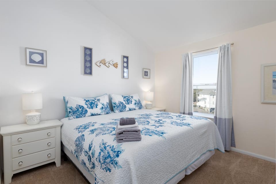 Carolina Waves - Oceanfront Relaxation and Poolside Fun in Surf City! Apartment in Surf City