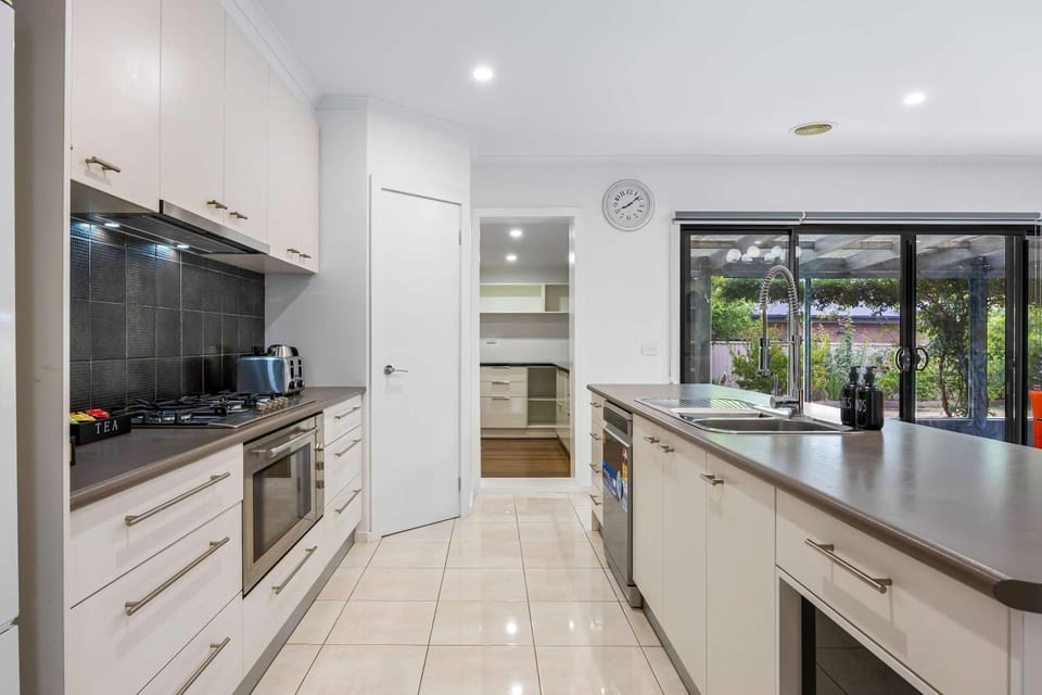 Kitchen or kitchenette, oven, stove