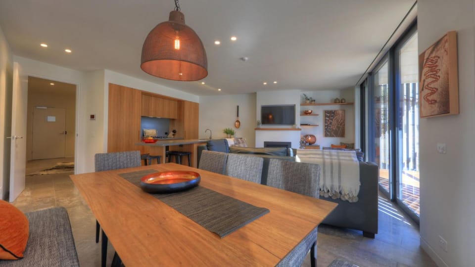 Kitchen or kitchenette, Living room, Dining area
