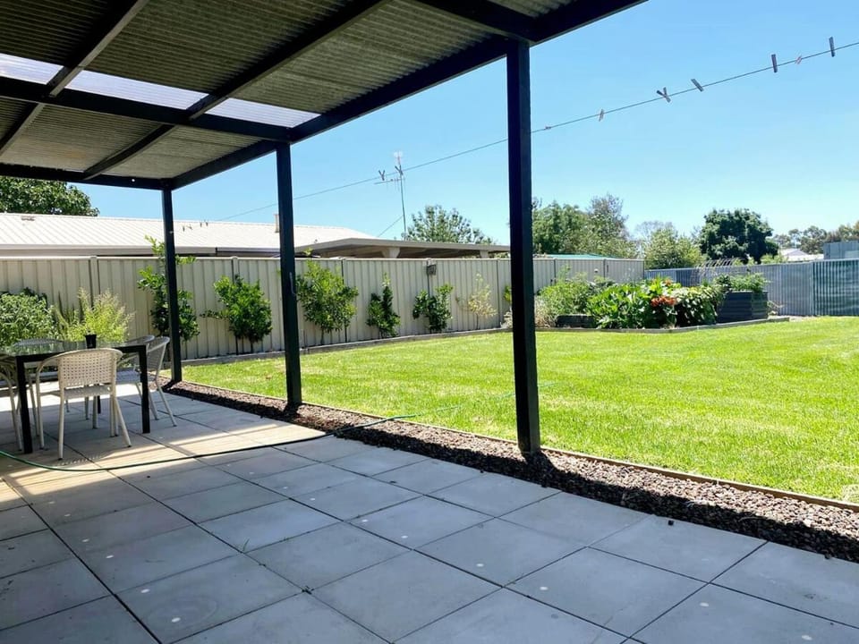 Retreat on Roe House in Benalla
