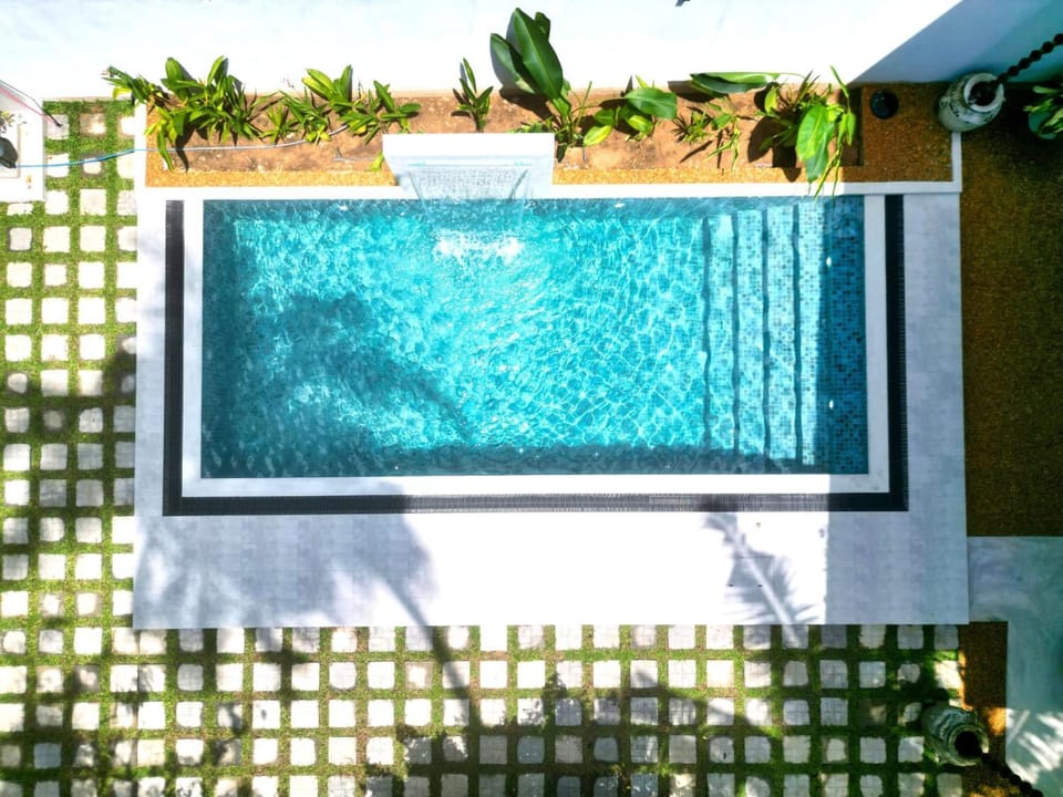 Swimming pool, Swimming pool