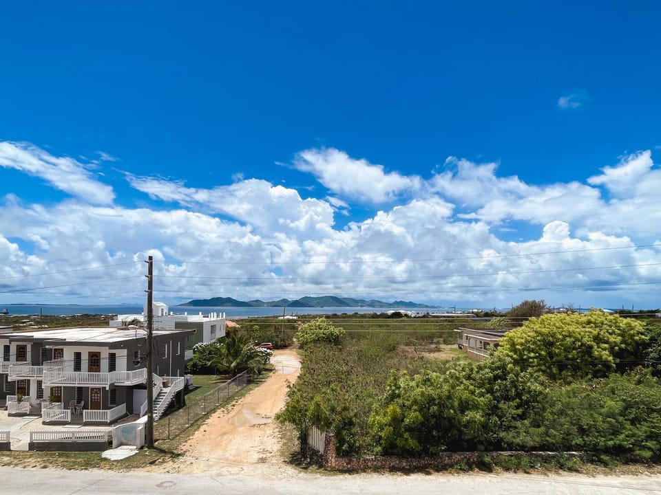 Deany's Uptop Luxury Suite Apartment in Anguilla
