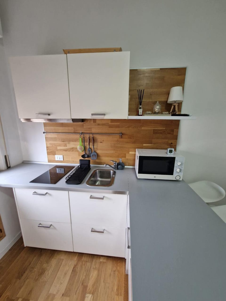 Kitchen or kitchenette, stove