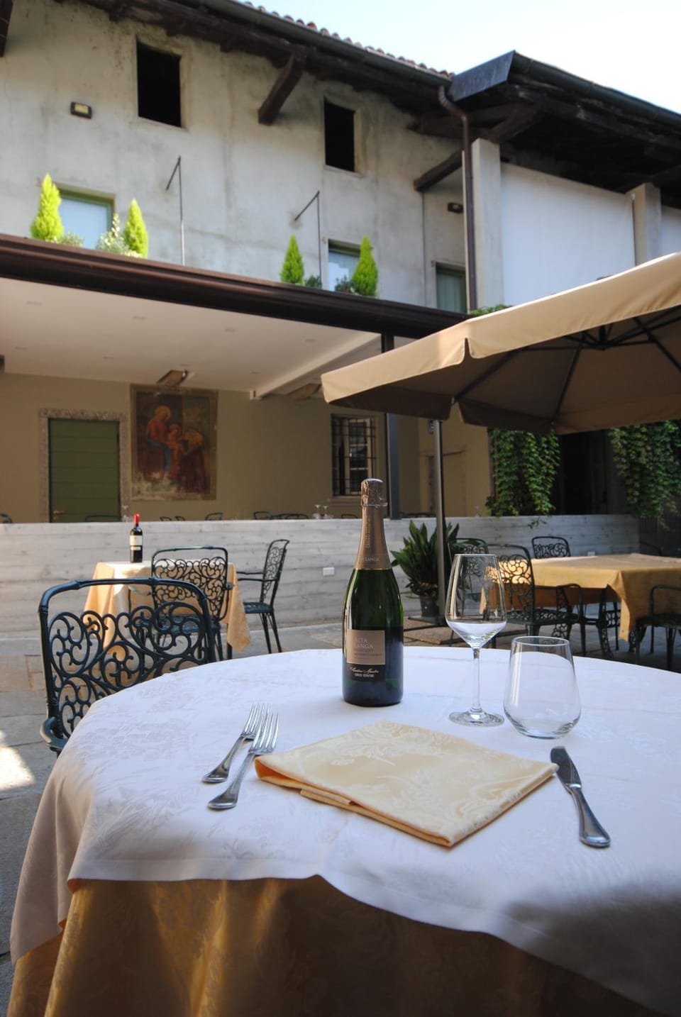 Patio, Restaurant/places to eat, Banquet/Function facilities