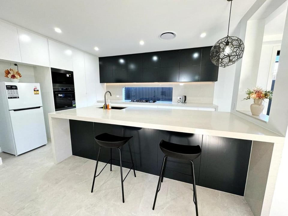 Brand New Luxury 4 Bedroom House House in Sydney