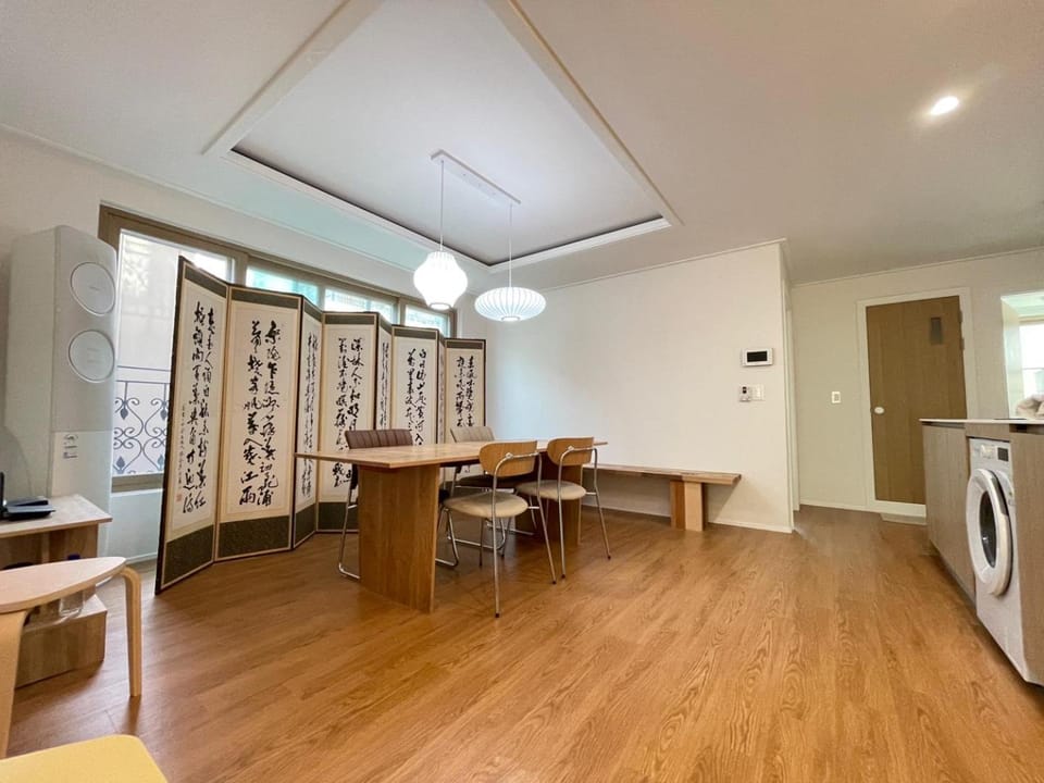 Living room, Dining area, stove, washing machine