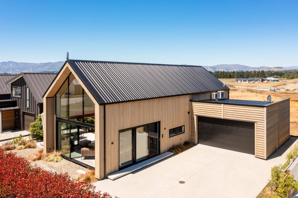 Property building, Natural landscape, Mountain view