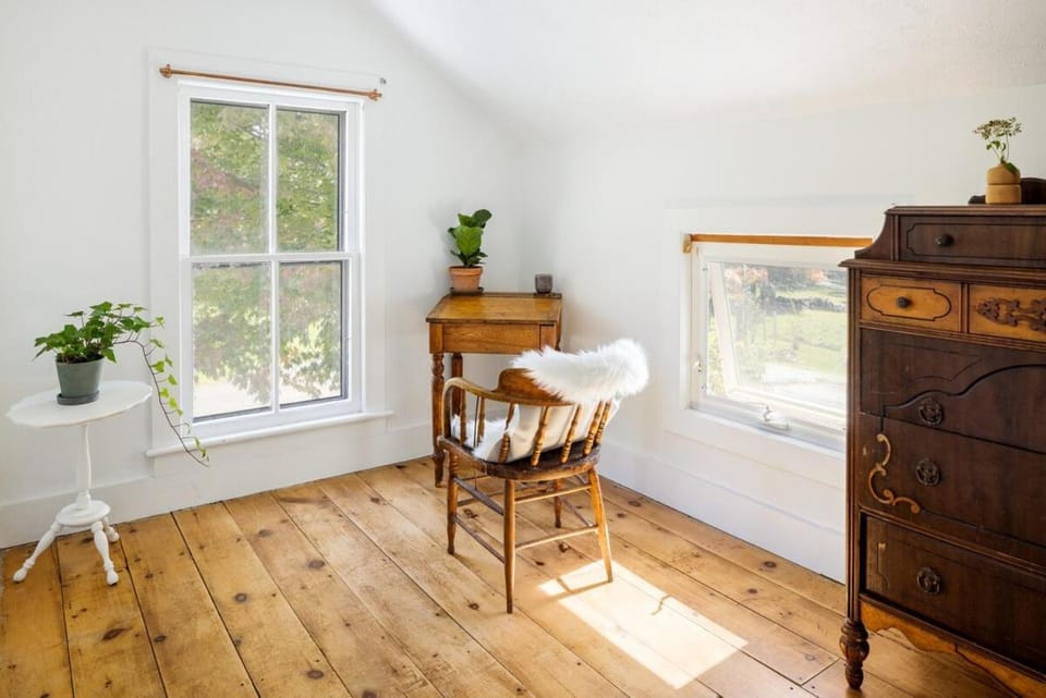 Catskill Farmhouse w Views House in Hudson Valley