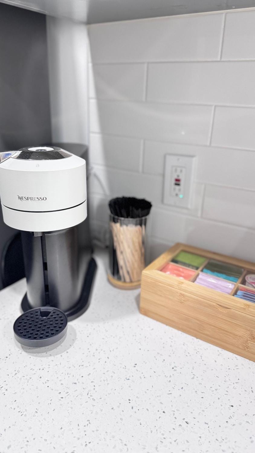 Coffee/tea facilities, Kitchen or kitchenette
