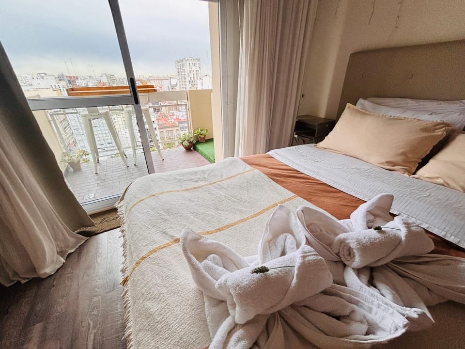 Bed, View (from property/room), Balcony/Terrace, Bedroom, towels